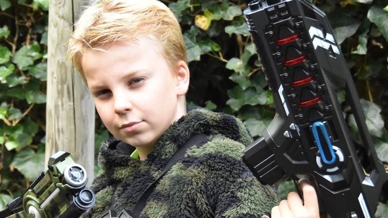 Mats (10) runt zijn eigen bedrijf in laserguns Game Set Mats Omroep