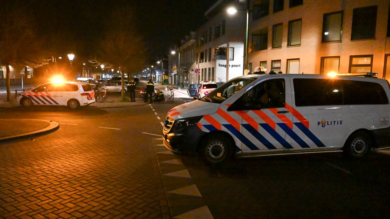 Het ongeluk gebeurde op de kruising van de Tramsingel met de Haagweg in Breda (foto: Perry Roovers/SQ Vision).