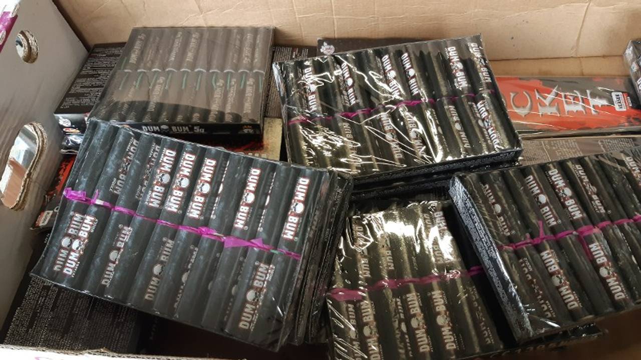Het in beslag genomen vuurwerk (foto: politie).