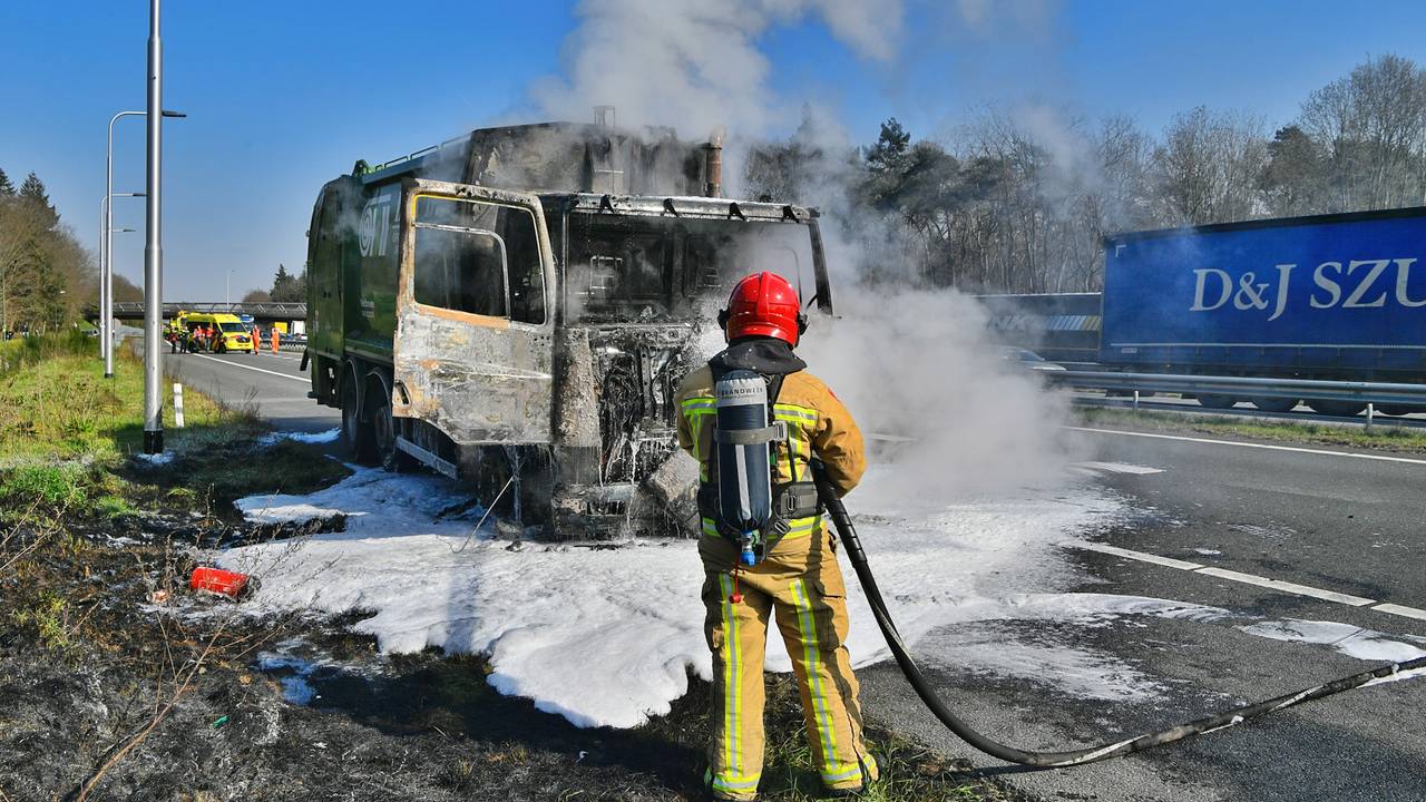 De papierwagen op de A67 (foto: Rico Vogels/SQ Vision).