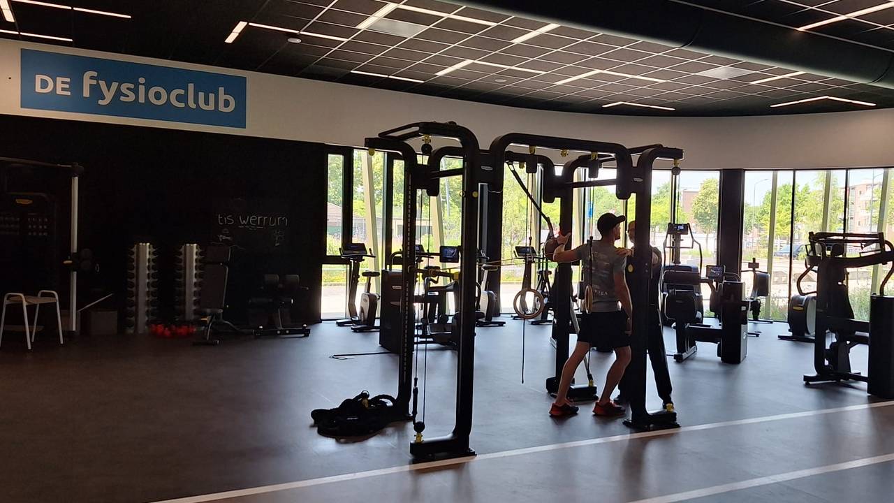 In de sportzaal van de Fysioclub in het Stadion van Helmond Sport blijft de thermostaat op 20,8 graden staan (foto: Judith Toonen).