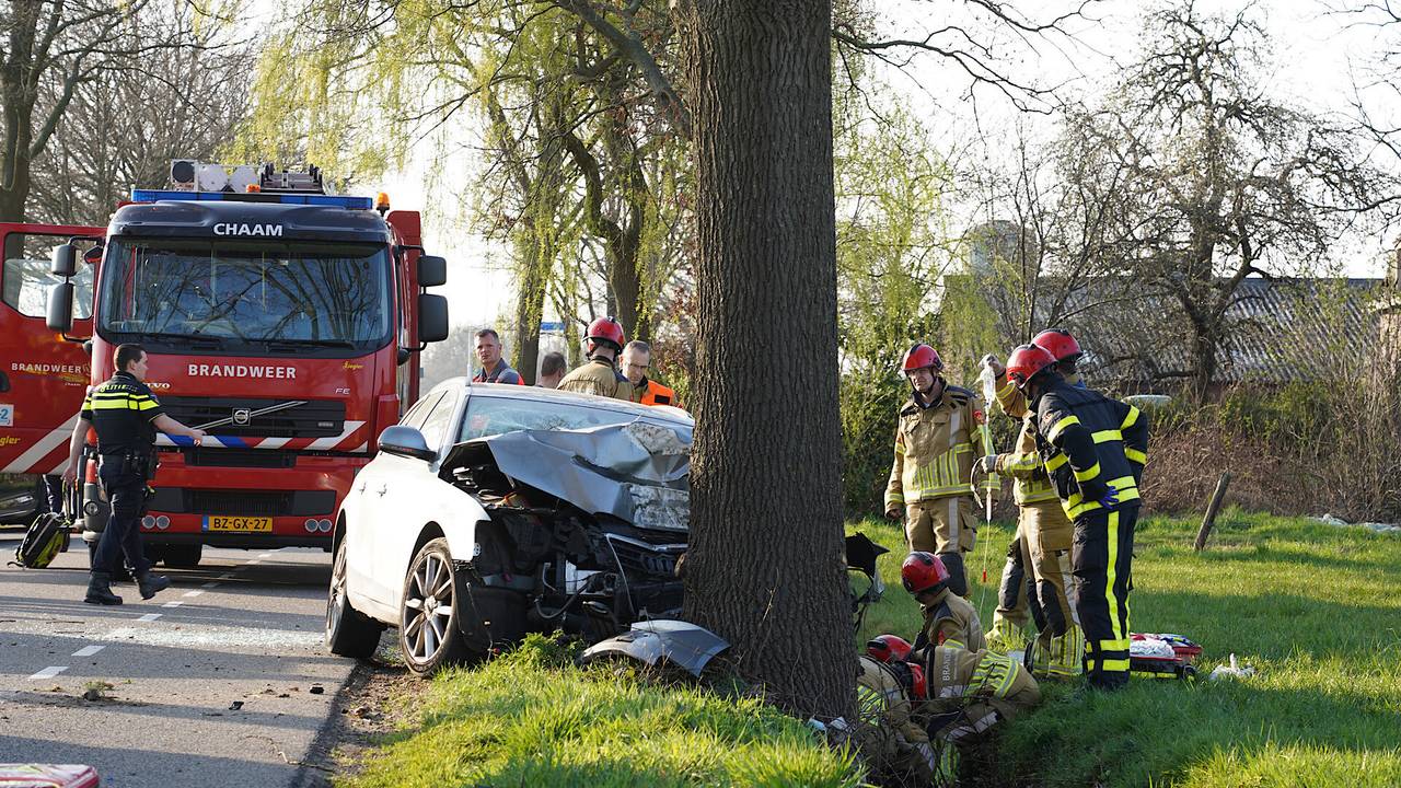 Three young children and a woman seriously injured in Chaam accident