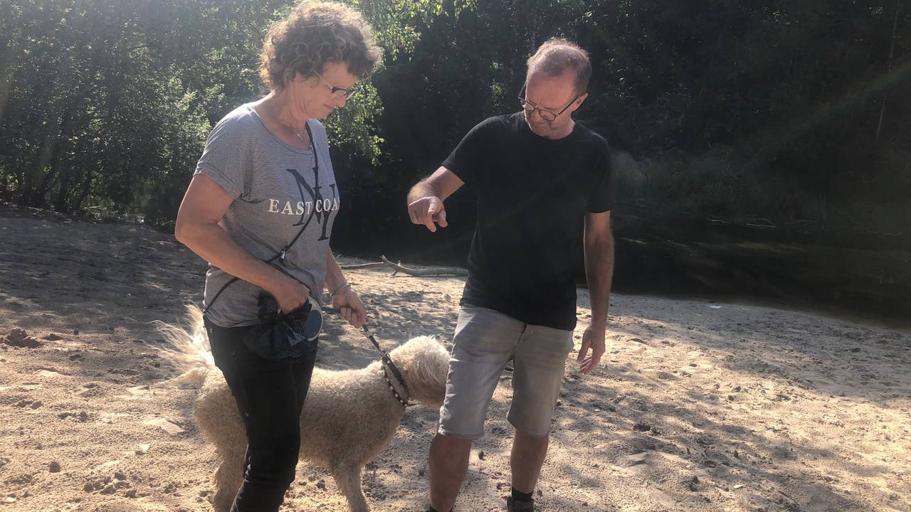 Erik en Ingrid Lagarde met labradoedel Sifa (foto: Tonnie Vossen)