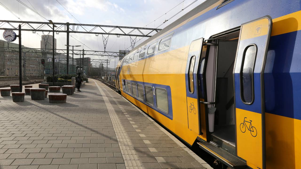 Extra treinverkeer van en naar Eindhoven (archieffoto: Karin Kamp).