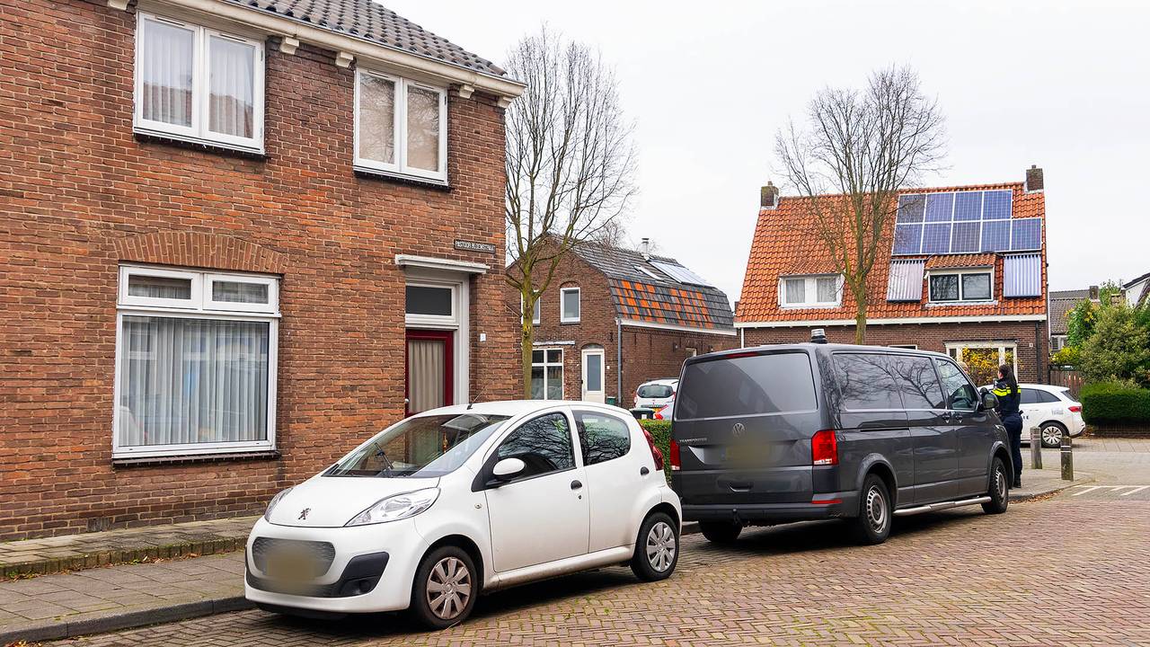 De hoekwoning waar de vrouw lag (foto: Gabor Heeres/SQ Vision).