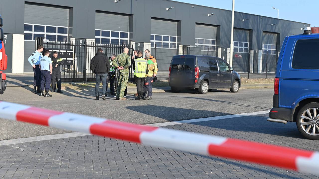 Nieuwsgieringen werden op een afstand gehouden (foto: Perry Roovers/SQ Vision).