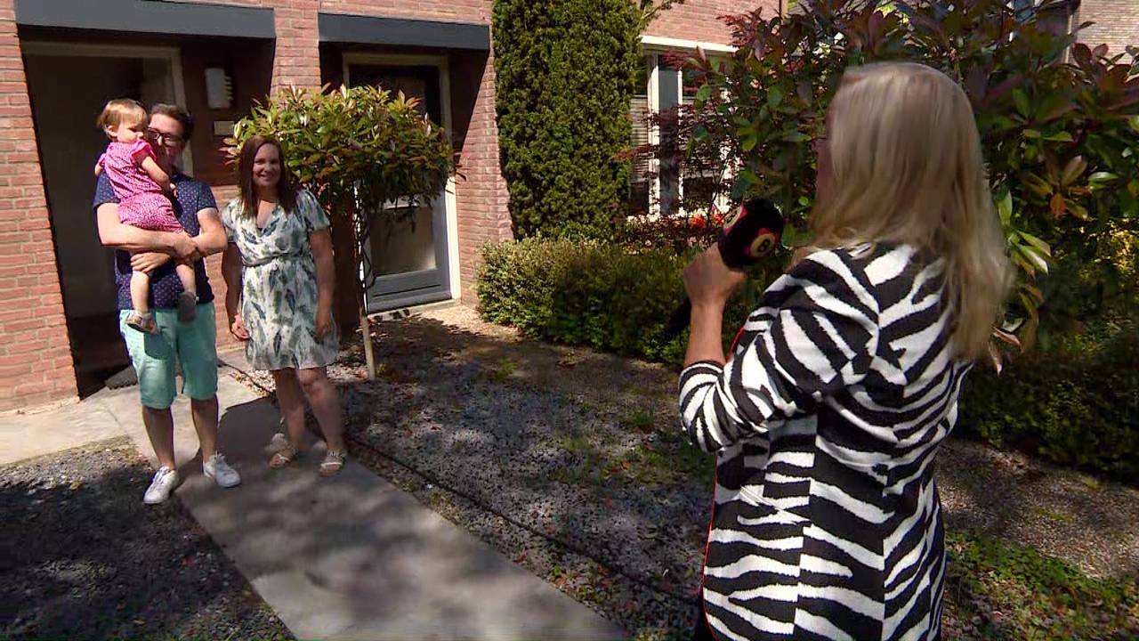 Corry Konings verrast Danique.