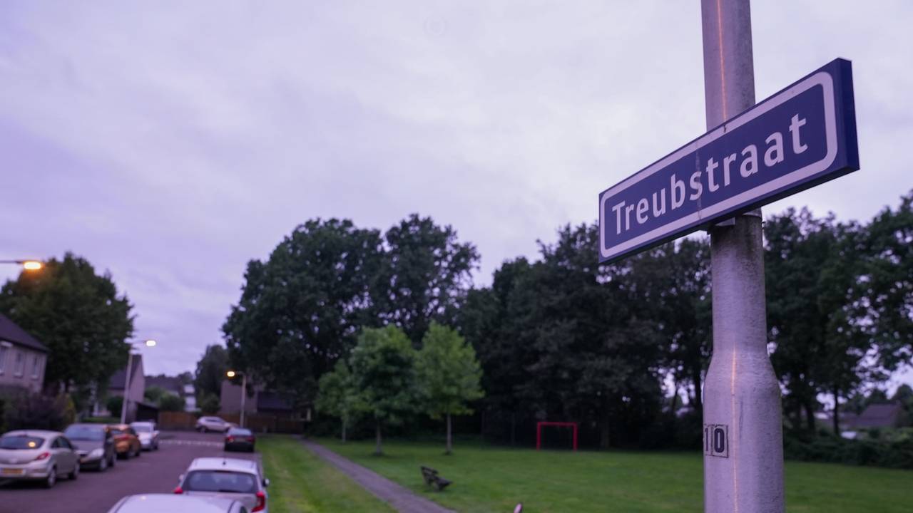 Op deze straat in Oss is vanavond een hoogbejaarde vrouw beroofd (foto: Gabor Heeres/SQ Vision).