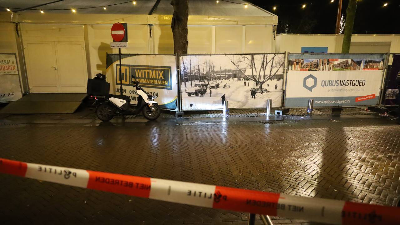 Een deel van de Markt in Uden werd afgezet (foto: Kevin Kanters/SQ Vision).
