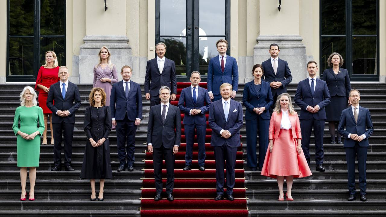 Bordesfoto van het nieuwe met deze Brabantse ministers Omroep