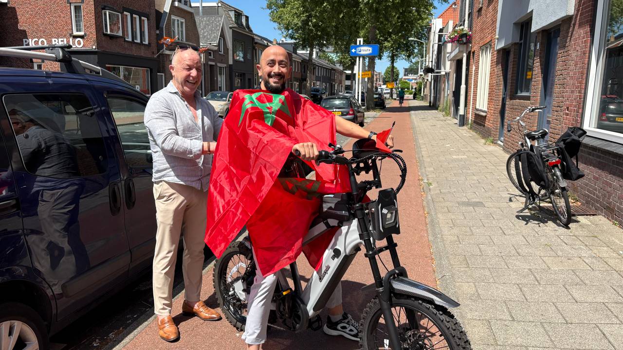 Omar en Brahim verheugen zich op op Nederland-Marokko (foto: Ruud Ritzen)