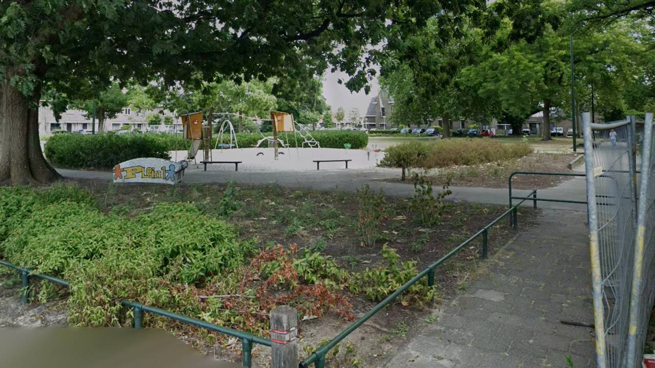Speeltuin op het Kerstroosplein (bron: Google Streetview).
