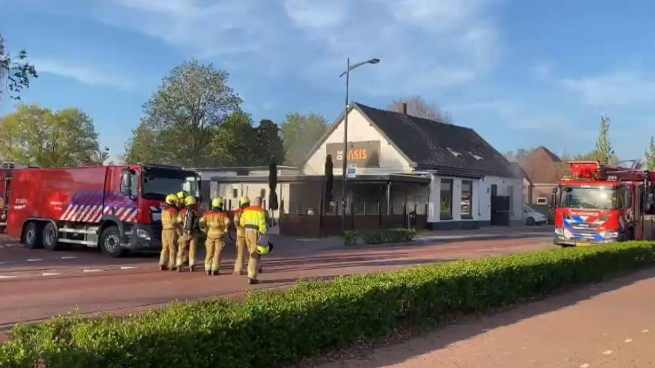 Het getroffen café (foto: Geert Verstegen).