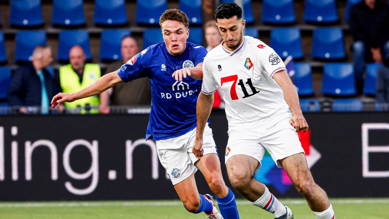 FC Den Bosch-verdediger Stan Henderikx in de wedstrijd tegen Telstar (foto: Broer van den Boom/Orange Pictures).