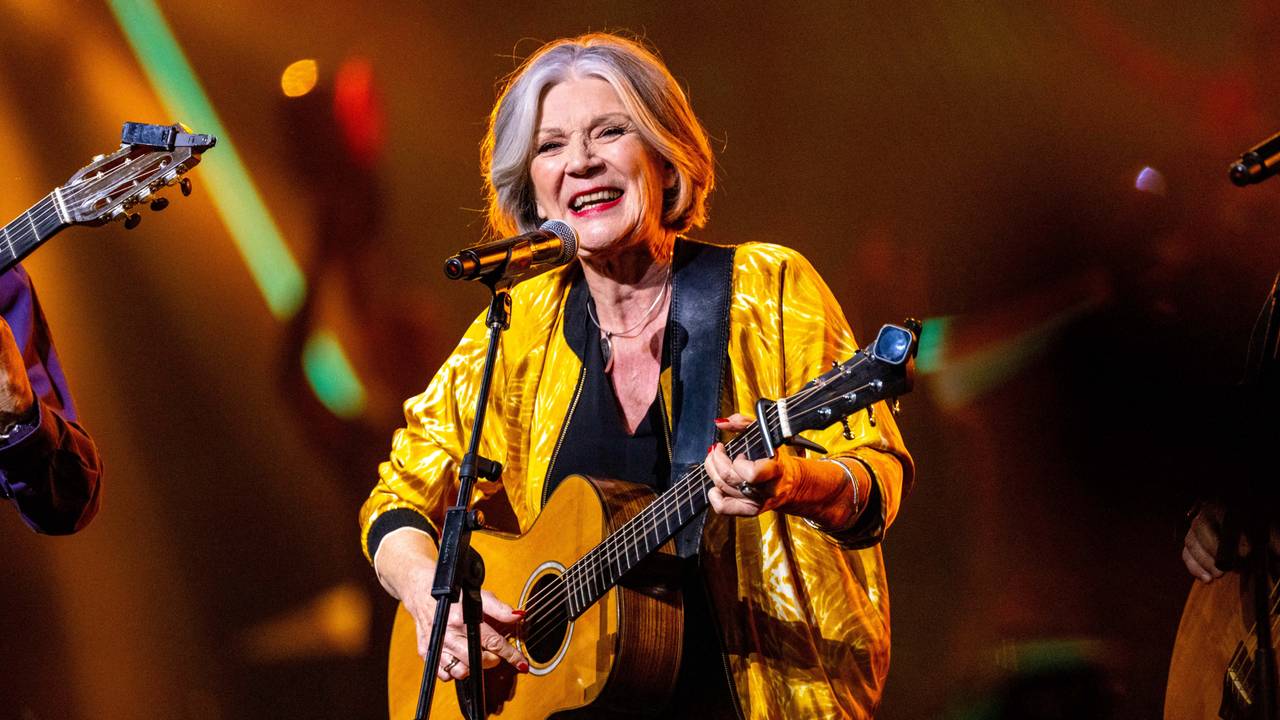Lenny Kuhr bij Het Grote Songfestivalfeest 2022 in de Ziggo Dome in Amsterdam (foto: ANP).