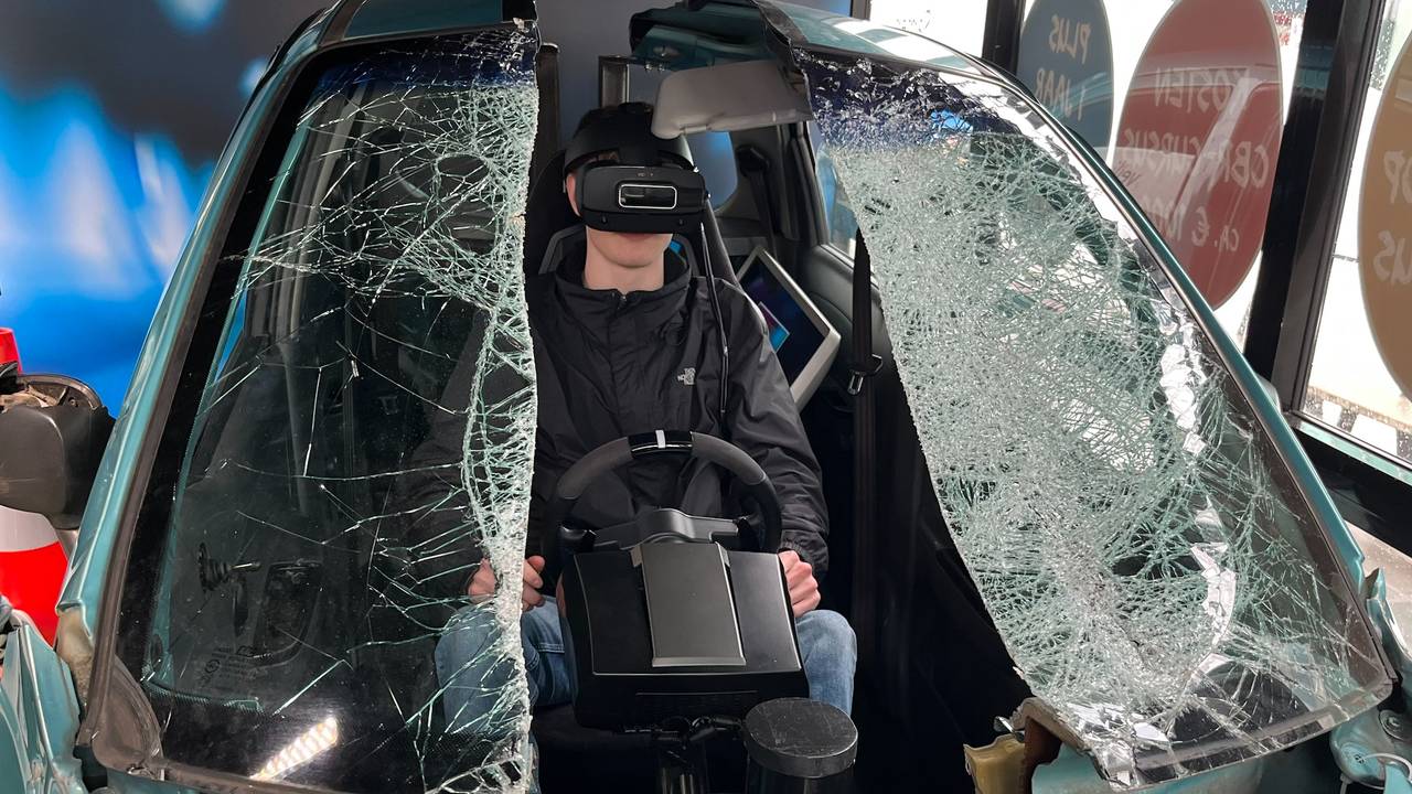 Bas tijdens zijn dronkemansrit in de simulator