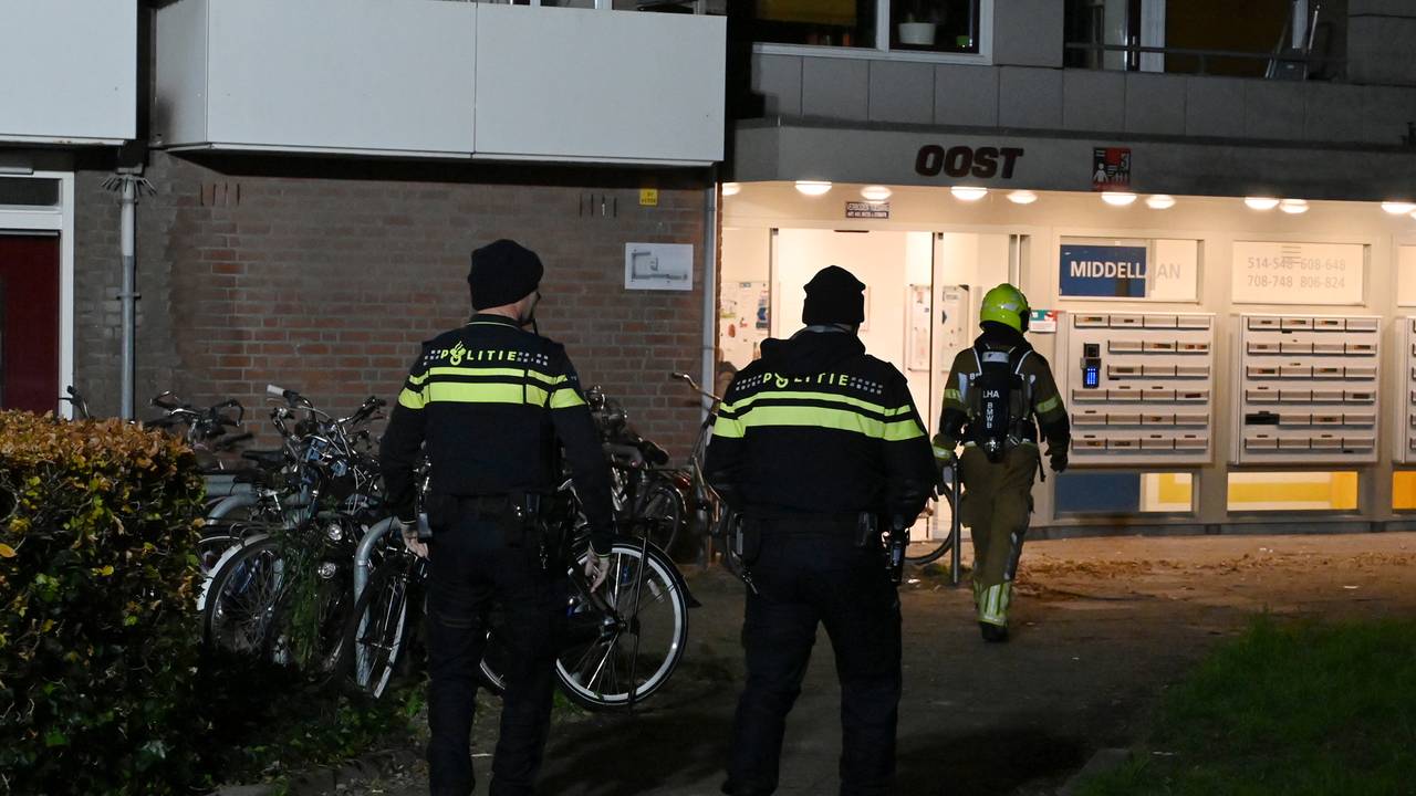 Behalve de brandweer was ook de politie paraat (foto: Perry Roovers/SQ Vision).