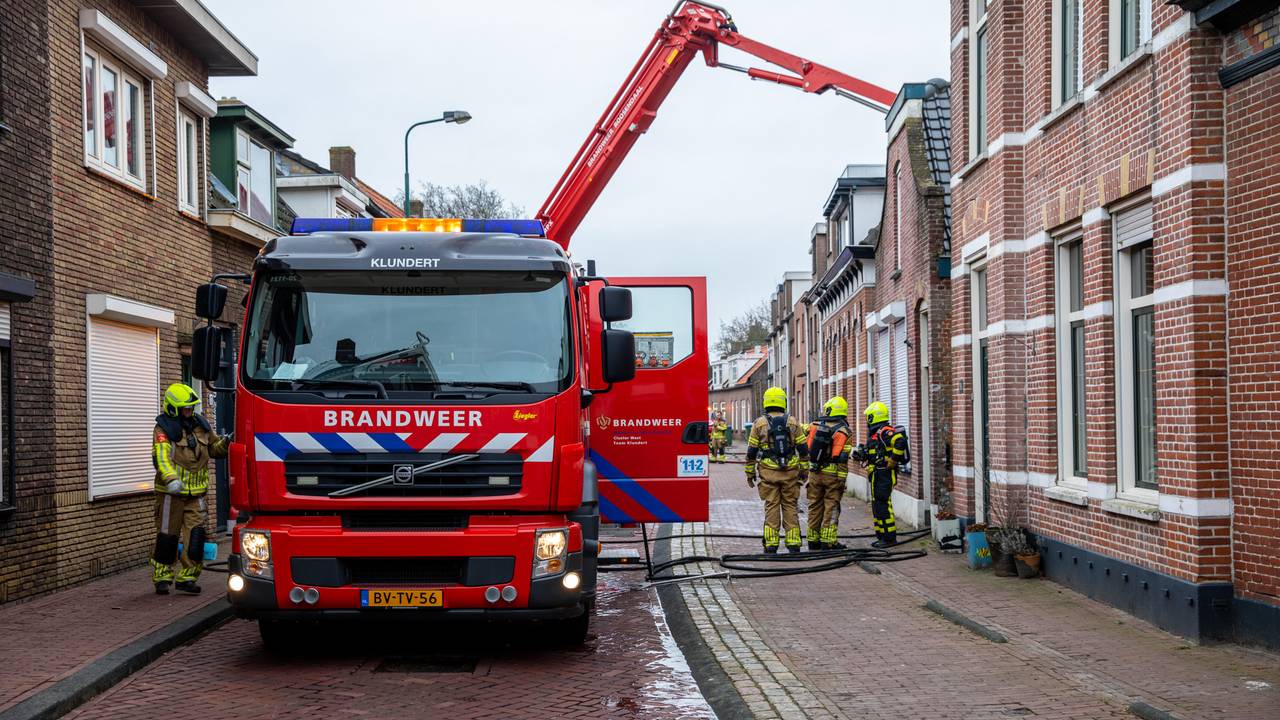 Nouvelles du 112 : incendie d’une maison à Klundert • armes trouvées dans une voiture