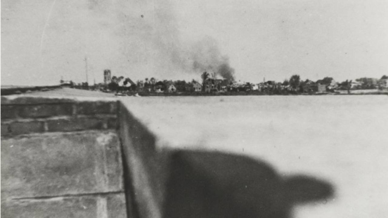 Beschietingen Hedel (Foto: Fotoafdrukken Koninklijke Landmacht / NIMH)