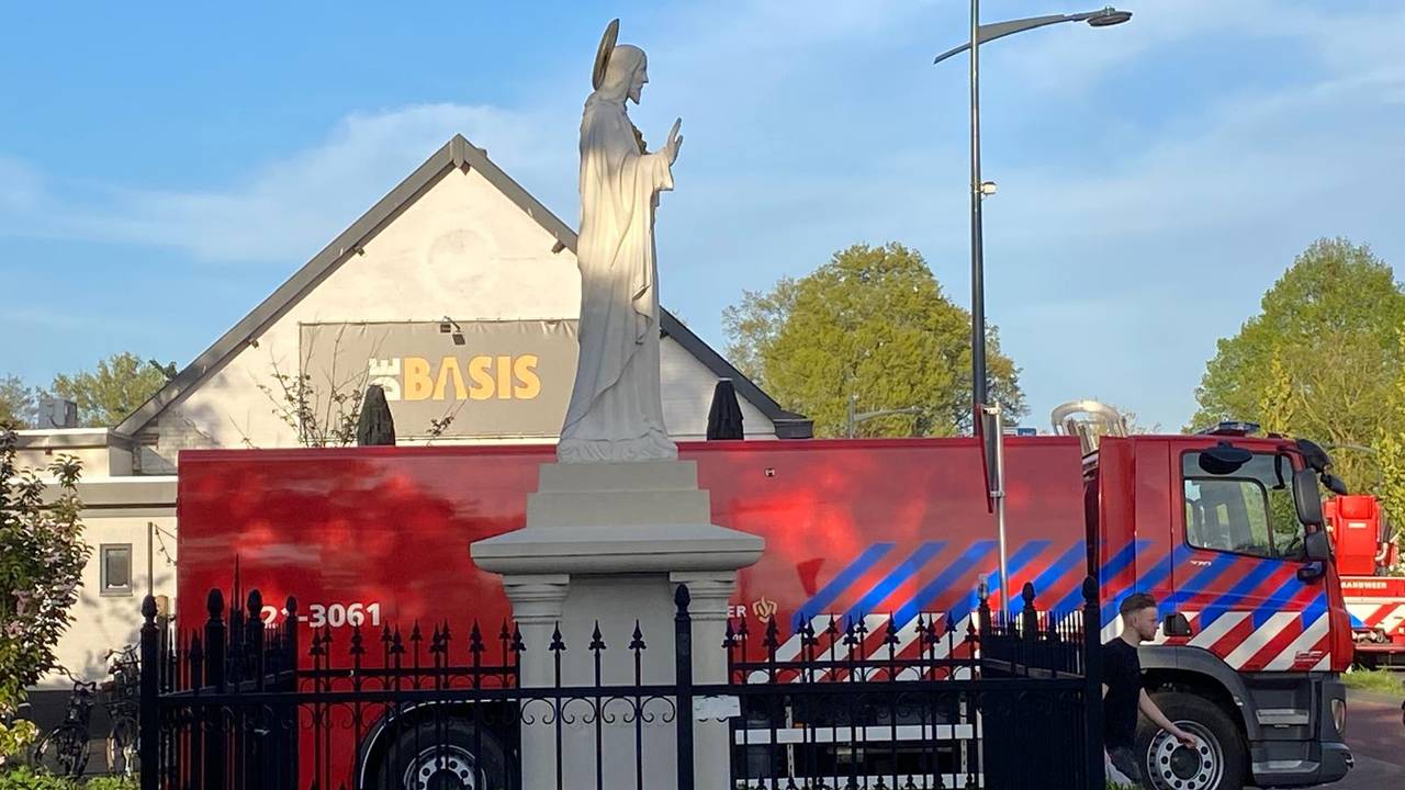 Goddelijke steun voor de brandweer (foto: Geert Verstegen).