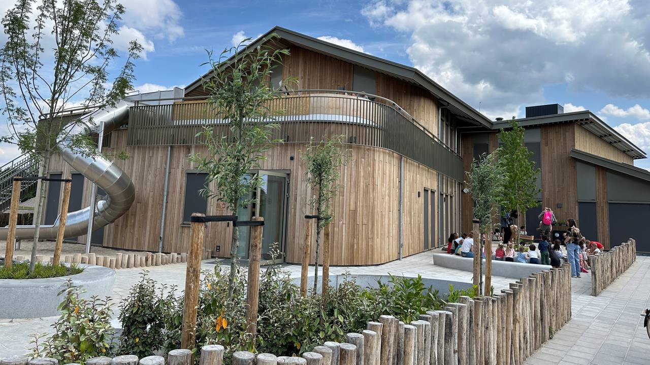 het gebouw is deels gemaakt van populieren uit Best (foto: Rogier van Son).