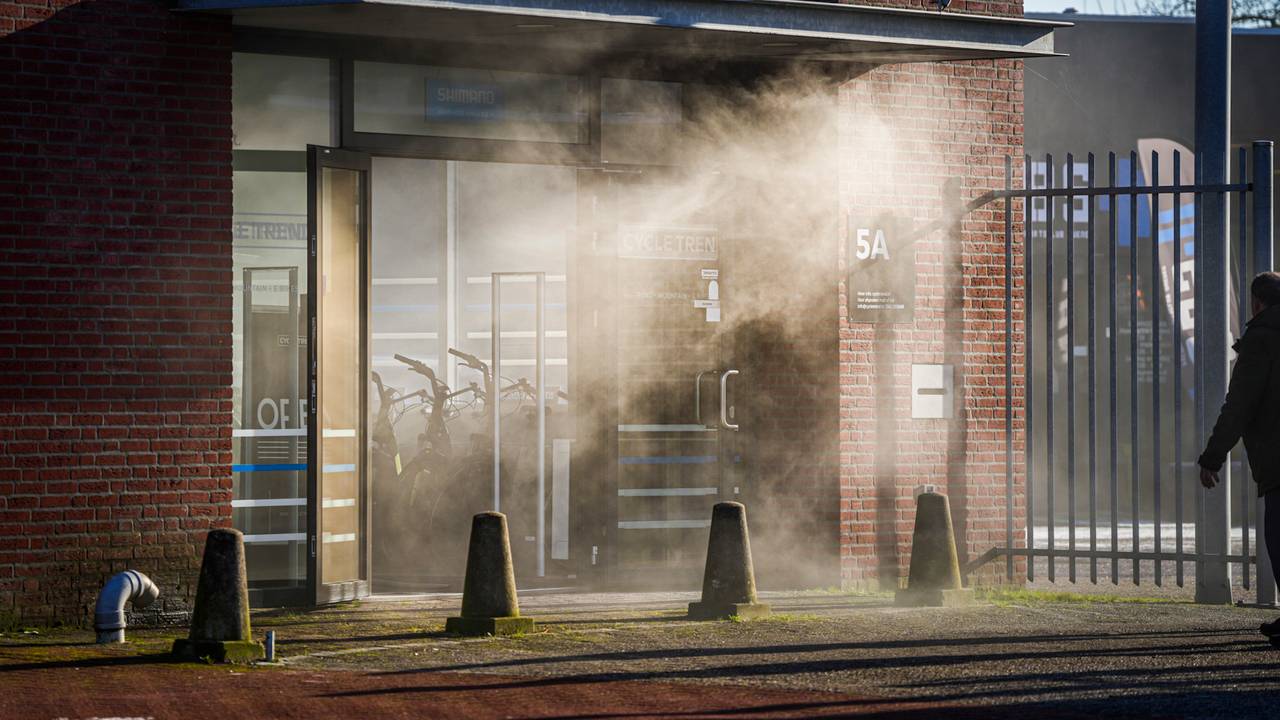 Uit de winkel van CycleTrend in Nuenen kwam de nodige rook (foto: SQ Vision).