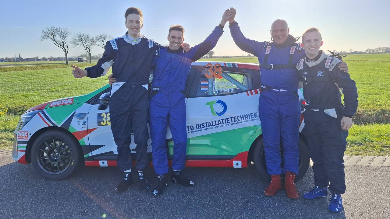 Wout en Leo Kurstjens (links) met hun navigators Theo en Max Dijkmans.