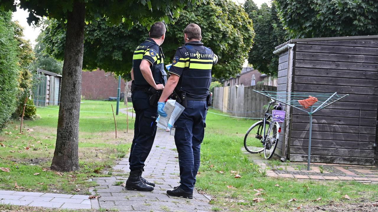 De man raakte gewond aan het Gertrudishof in Prinsenbeek (foto: Perry Roovers/SQ Vision).