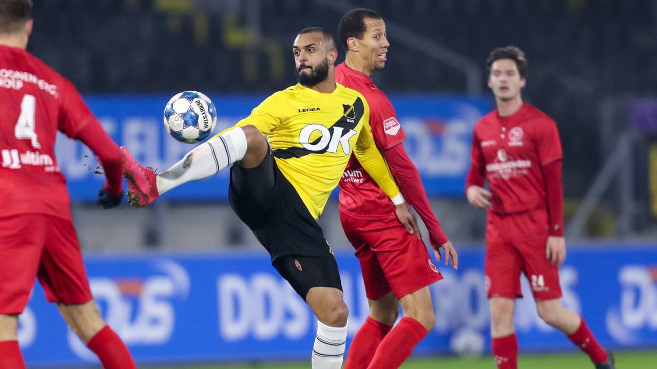 Spits Mario Bilate scoorde twee keer voor NAC tegen Almere City.