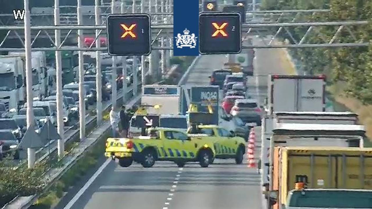 Ruim een uur vertraging op A58 nadat twee auto's op elkaar botsen