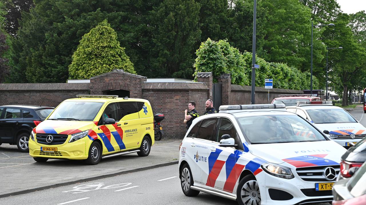 Politie en ambulance waren ook paraat (foto: Perry Roovers/SQ Vision).