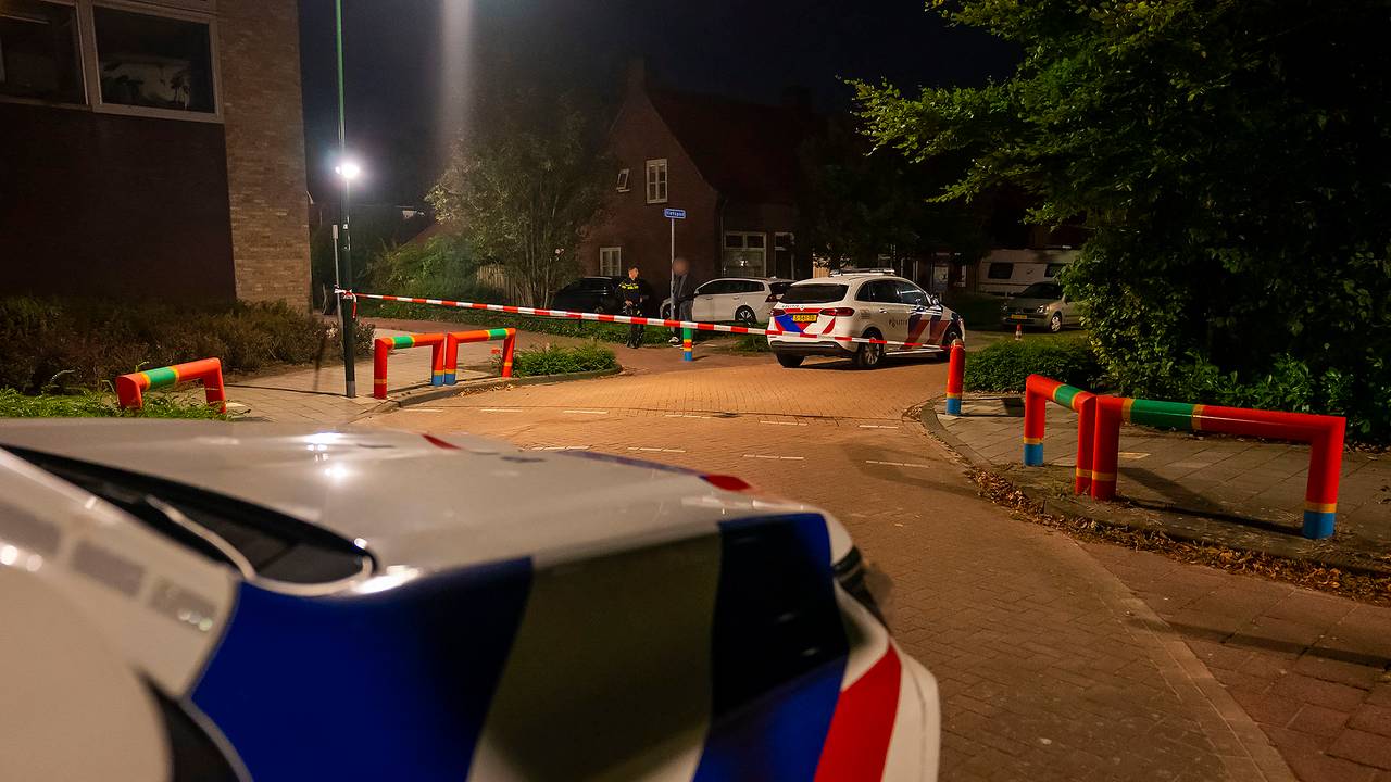 De politie doet onderzoek naar de schietpartij in Berlicum (foto: Gabor Heeres/SQ Vision).