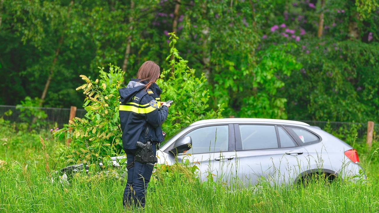 De politie doet onderzoek (foto: Rico Vogels/SQ Vision).