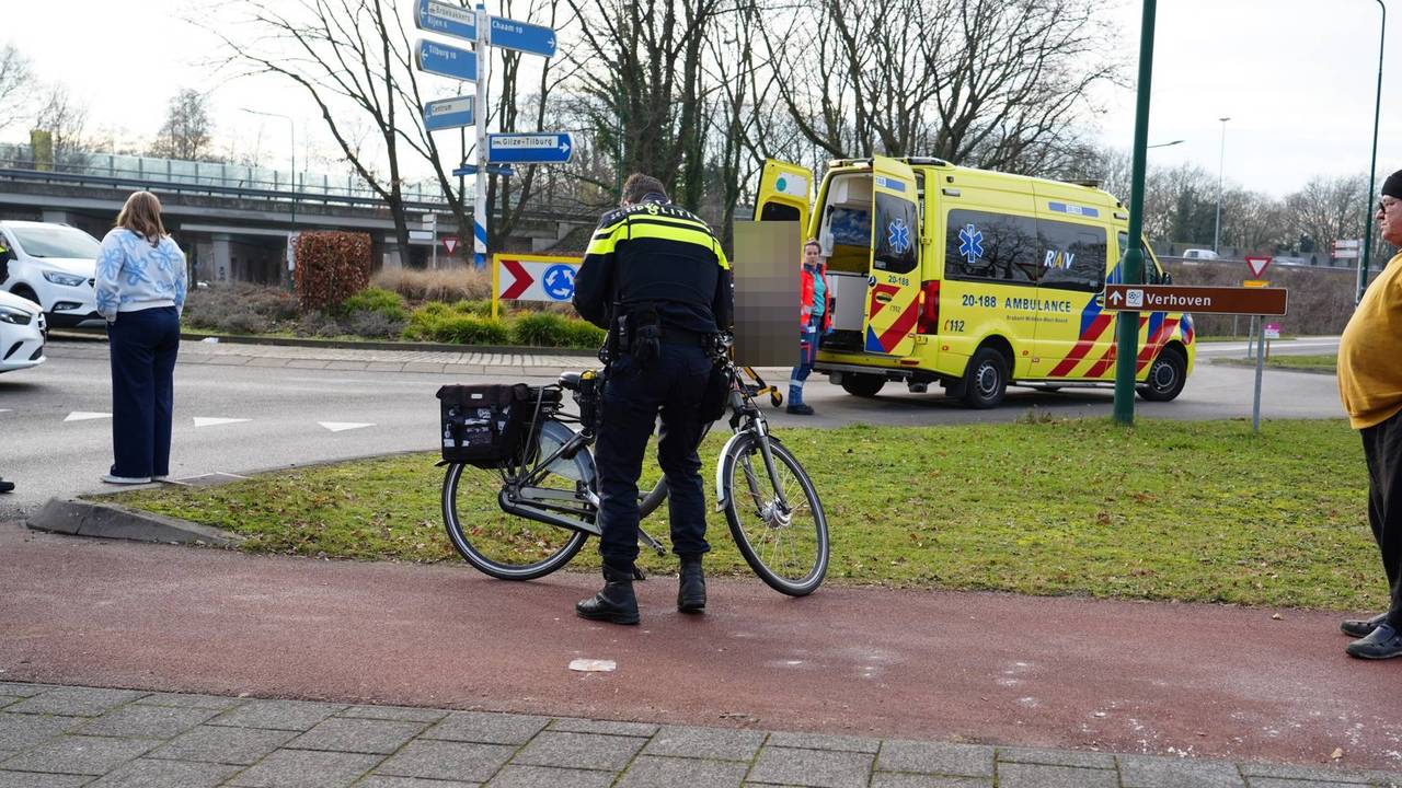 De man raakte gewond bij de aanrijding in Gilze (foto: Jeroen Stuve/Persbureau Heitink).