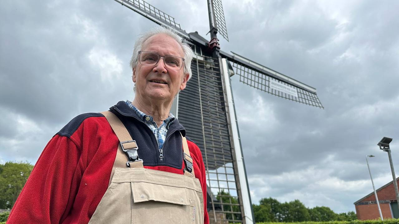 Molenaar Joep Linder bij de Akkermolen in Zundert (foto: Ronald Sträter).