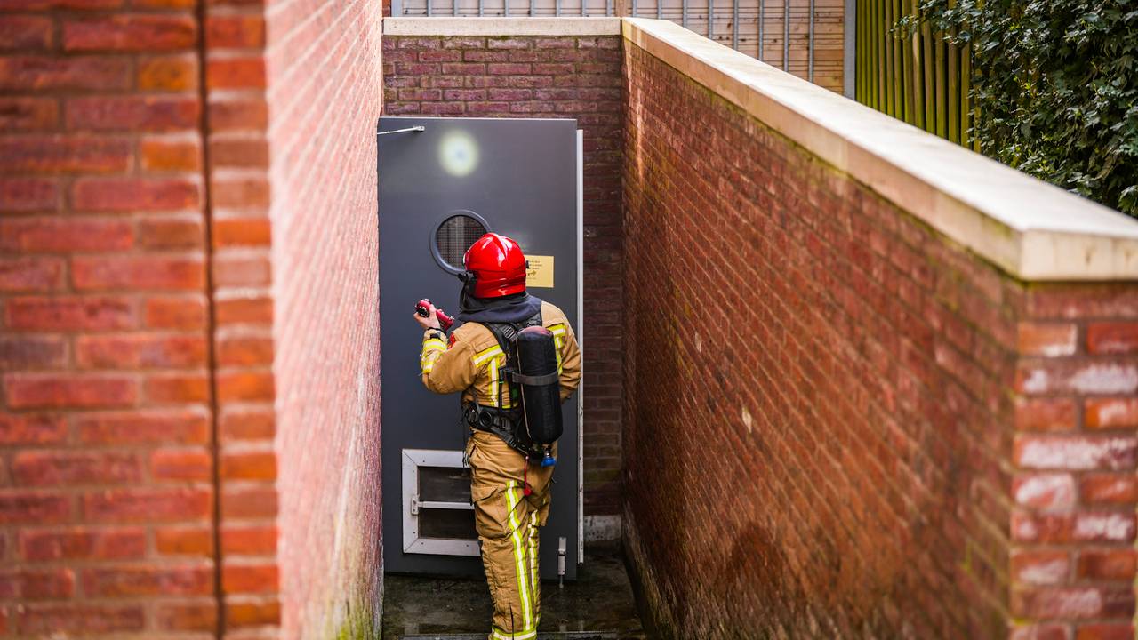 Brand in kelder van appartementencomplex in Helmond (foto: SQ Vision). 