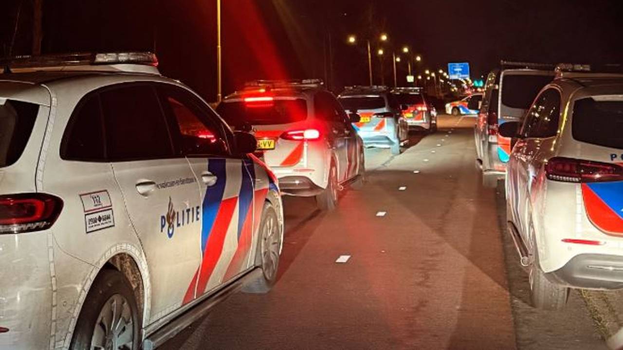 Zeven politiewagens gingen op de overlast af (Instagram/politie_frans).