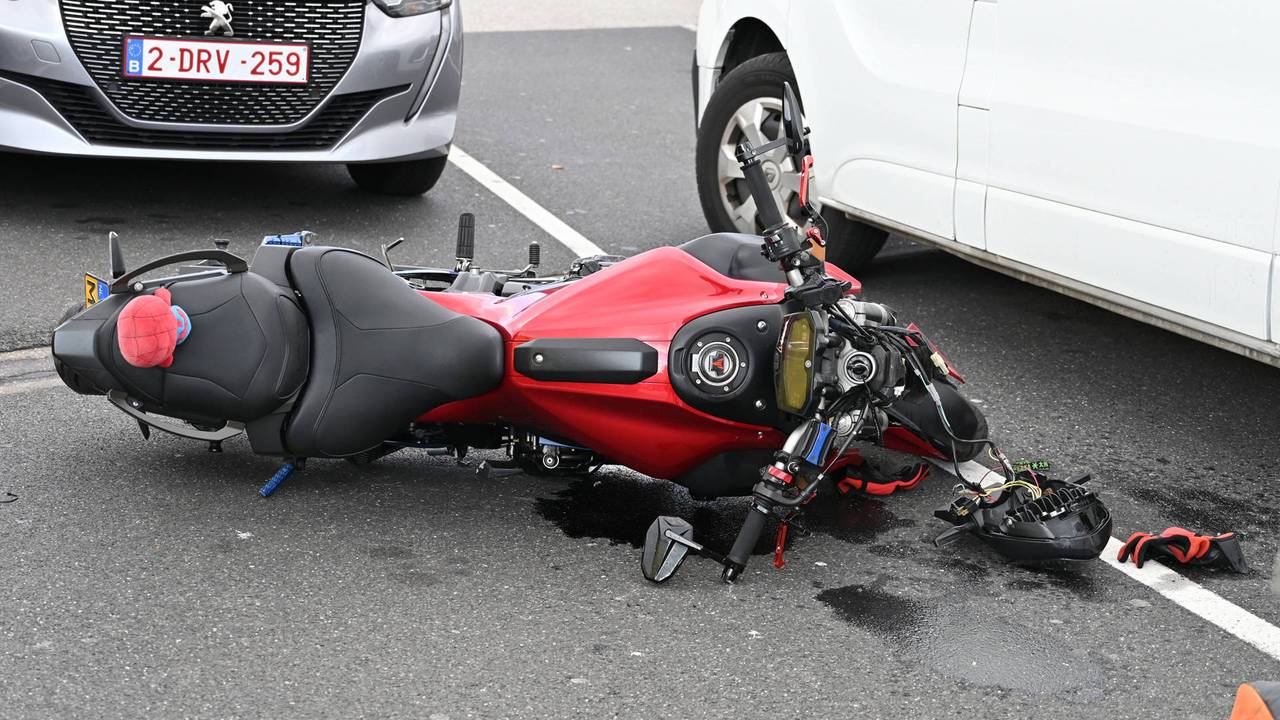 De motor die onderuit ging (foto: Perry Roovers/Persbureau Heitink).