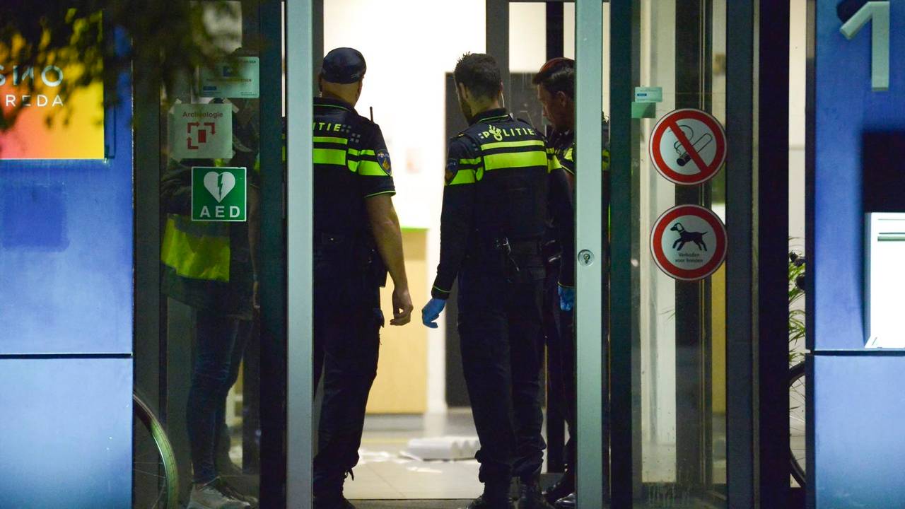 112-nieuws: steekpartij in Breda, vrouw gewond bij botsing drie autos.