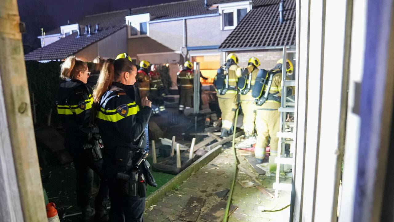 De politie kwam ook poolshoogte nemen (foto: Gabor Heeres/SQ Vision).