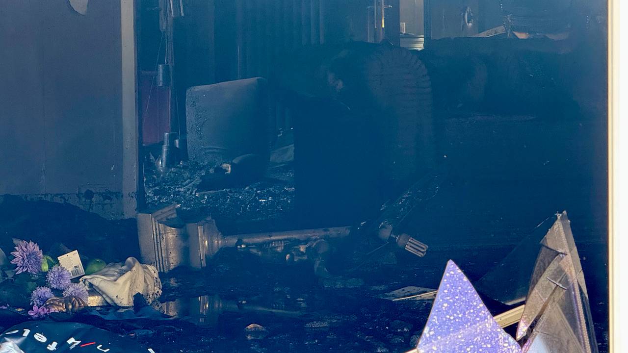 De schade in het huis in Wouw is groot (foto: Raymond Merkx).