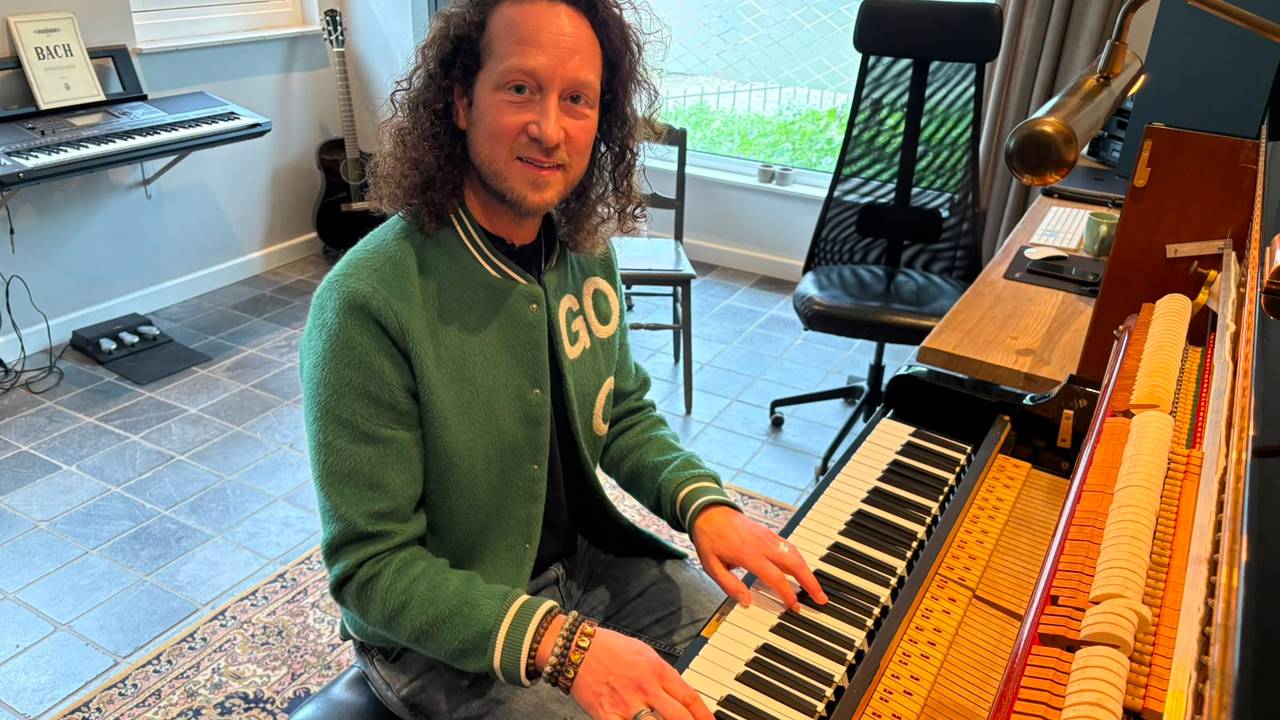 Van pianoleraar tot streamingfenomeen: 50 miljoen luisteraars voor Jeroen