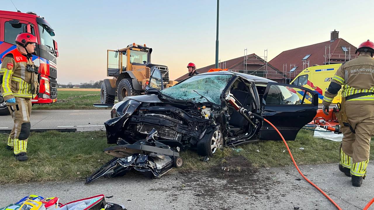 112-nieuws: Botsing Tussen Auto En Shovel • 82-jarige Vrouw Opgelicht ...