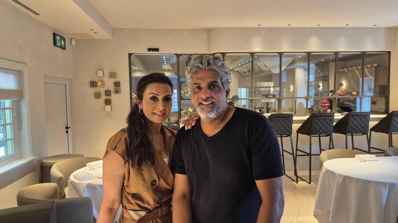 Sterrenchef Soenil Bahadoer en Annu Bacho in hun nieuwe restaurant GEM (foto: Collin Beijk).