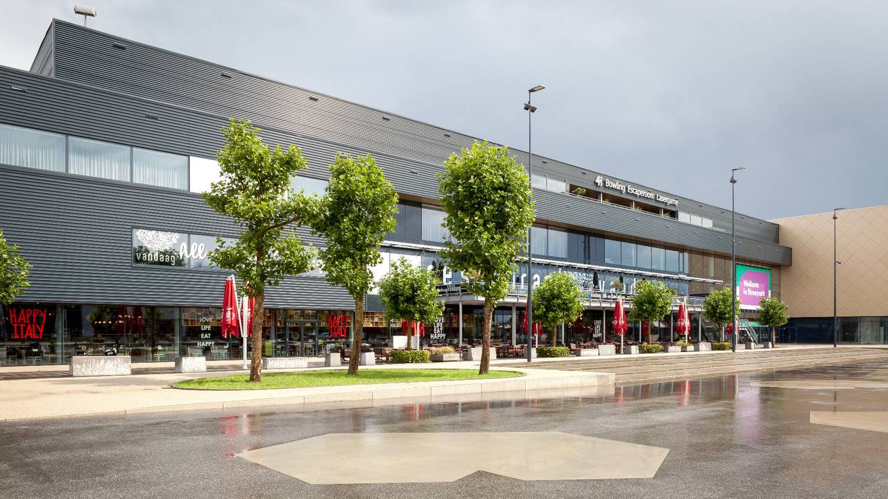 Een deel van het Breepark in Breda met de evenementenhal (Foto: ANP)