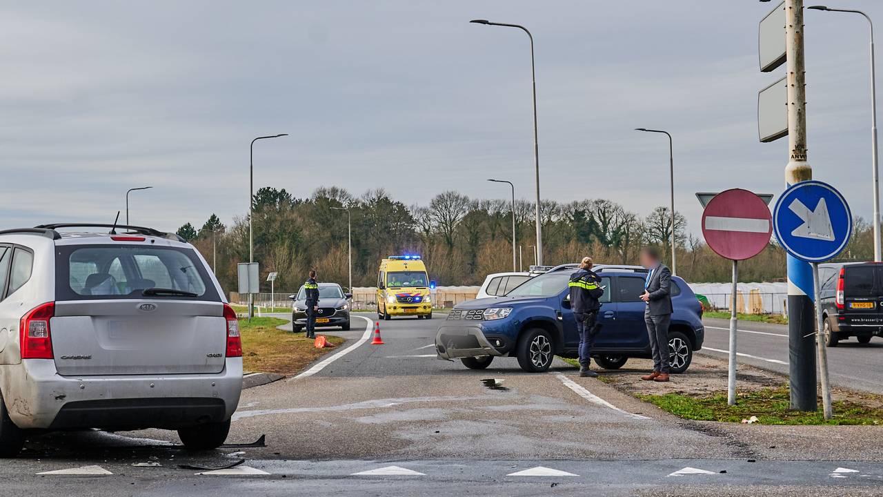 Het ongeluk in Ulvenhout gebeurde na een voorrangsfout (foto: Tom van der Put/SQ Vision).