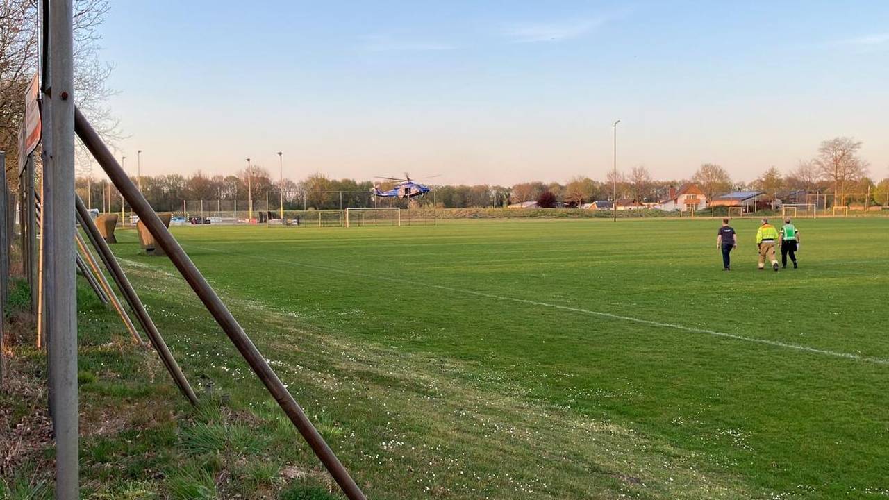 Er werd ook een politiehelikopter ingezet voor het in kaart brengen van het gebied (foto: Veiligheidsregio Brabant-Noord).