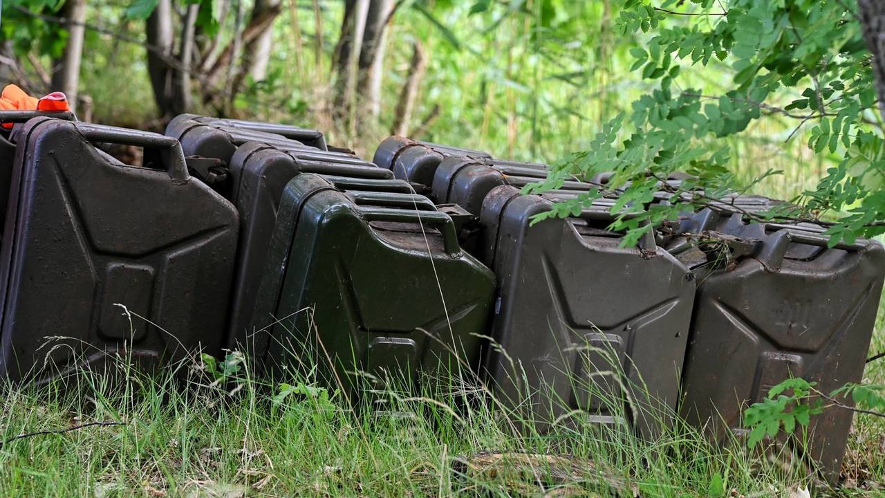 De vaten die werden gevonden (foto: Toby de Kort/Persbureau Heitink).