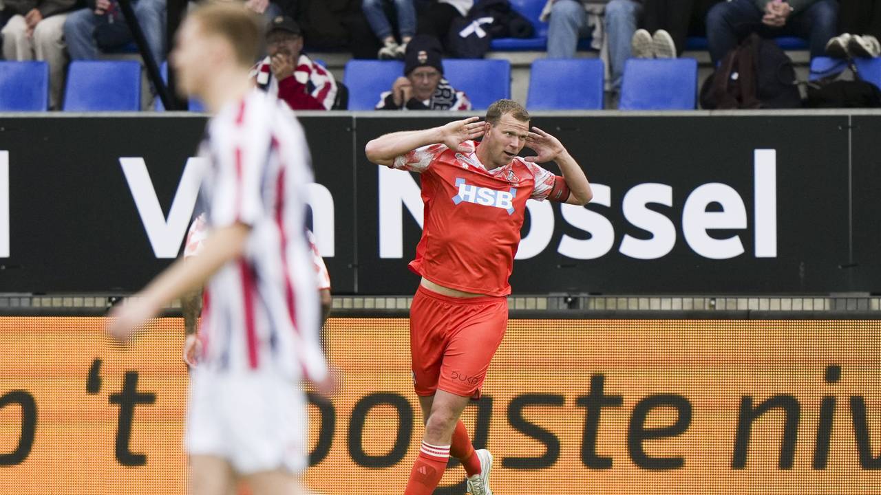 FC Volendam-spits Henk Veerman was een plaag voor de defensie van Willem II (foto: Tobias Kleuver / ANP).