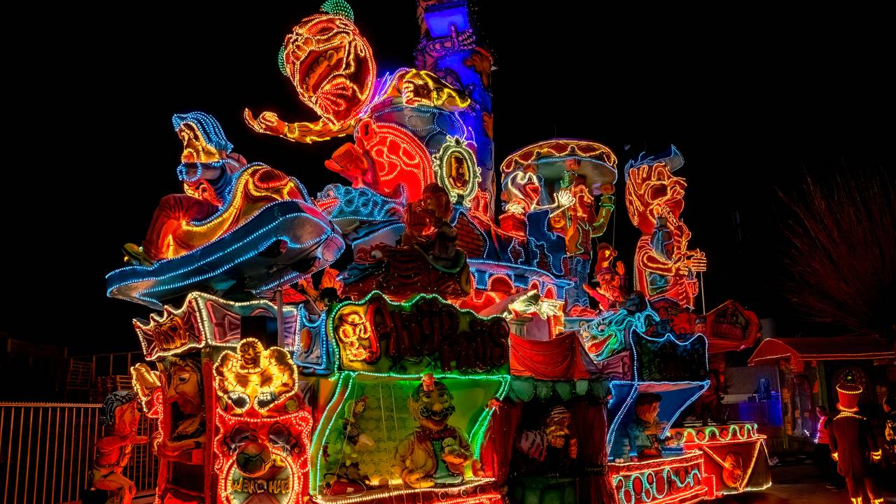 Lichtjesoptocht van Zwammegat (foto: Marcel van Dorst).